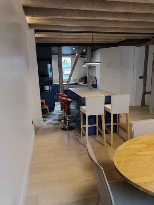 Triplex Hypercentre Avec Parking Rouen