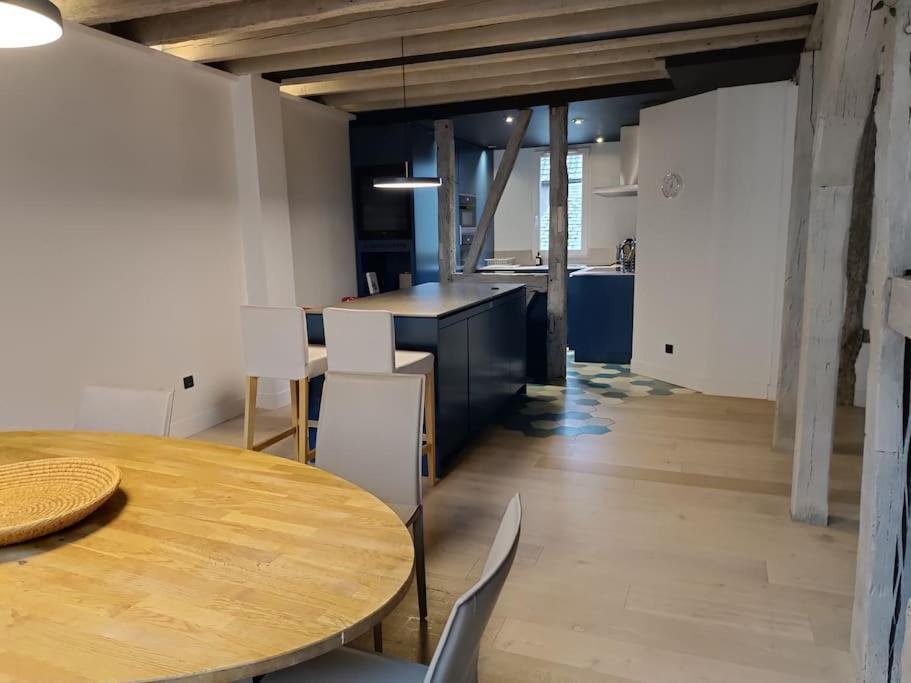 Triplex Hypercentre Avec Parking Apartment *